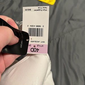 Bali size 40D brand new bra with tags